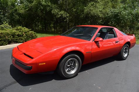 1986 Pontiac Firebird | American Muscle CarZ