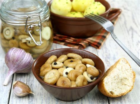 Food Market in England 的图像结果