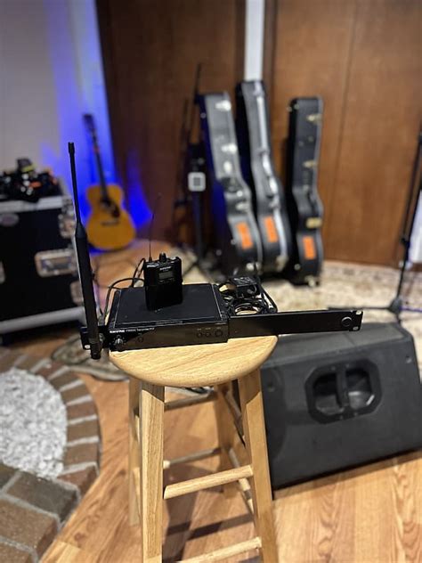 Shure In-Ear Monitoring System 的图像结果