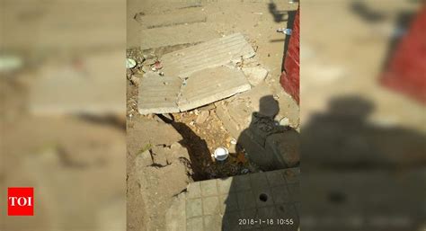 footpath layout death trap - Times of India