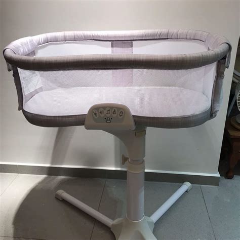 Halo Bassinest Luxe Plus Swivel Sleeper baby cot bassinet, Babies & Kids, Baby Nursery & Kids ...