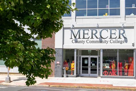 MCCC - MCCC Hosts Groundbreaking Trenton Employment Resource Fair