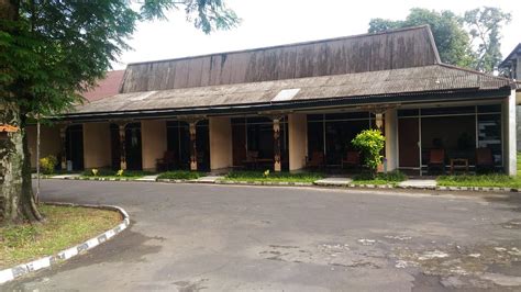 SRIWEDARI HOTEL (Depok) - Hotel Reviews, Photos, Rate Comparison ...