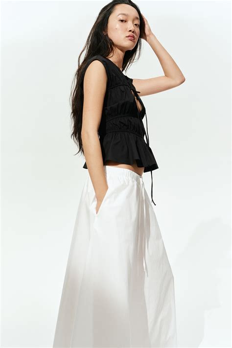 Circular maxi skirt - White - Ladies | H&M IN