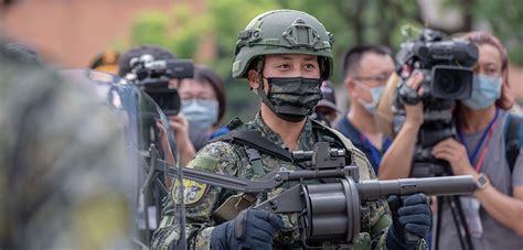 Reservists receive training during the annual Han Kuang military exercises in Taoyuan, Taiwan