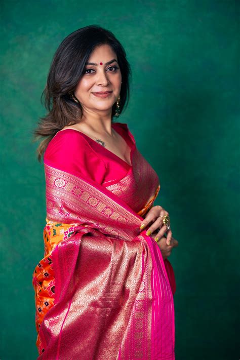 Patola Silk Sarees: A Masterpiece of Indian Weaving – Faburra