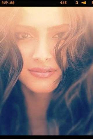 A guide to taking the perfect self-portrait | Vogue India