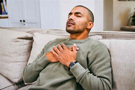 7 Psychiatrist-Backed Ways to Relieve Chest Tightness from Anxiety | Talkiatry