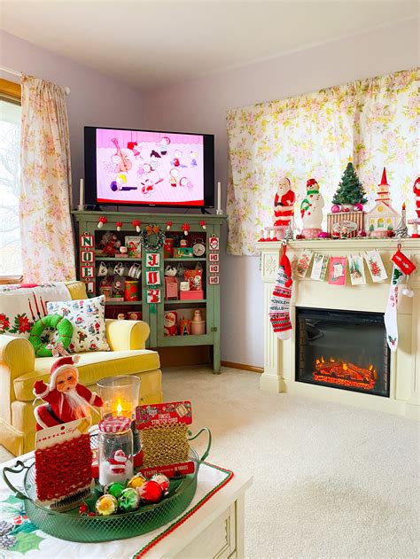 Vintage Christmas living room tour with decorating ideas — Emily Retro ...