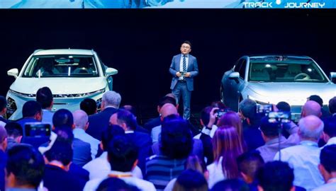 Omoda-Jaecco: due nuovi SUV cinesi in arrivo entro fine anno - Infomotori