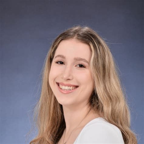 Danna - English literature teacher - ₹1528/h