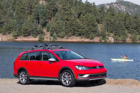 Volkswagen Golf Alltrack chega aos EUA: fotos e detalhes
