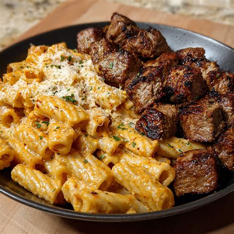 Easy Cajun Steak Pasta Recipe with Creamy Parmesan Sauce (30 Minutes ...