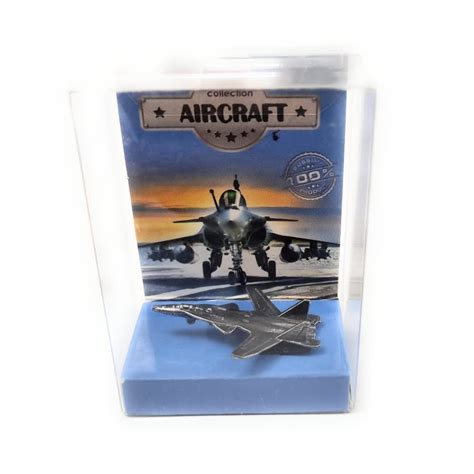 Diecast Figurine - Collection of Airplanes - SU 47 Fighter : Amazon.in ...