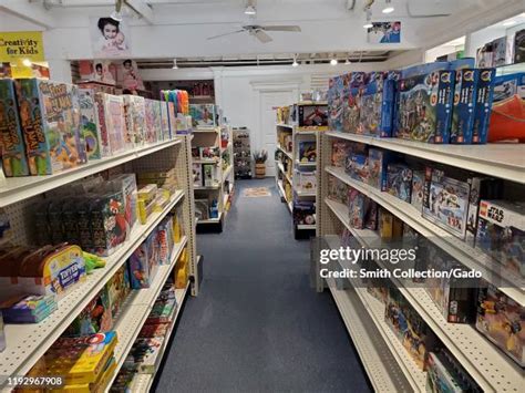 Local Game Store 的图像结果