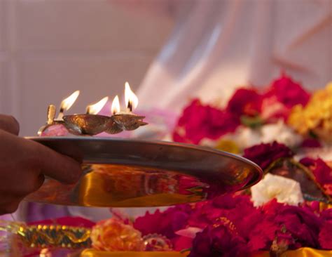 Are You Performing Pooja at Home Perfectly? - lifeberrys.com