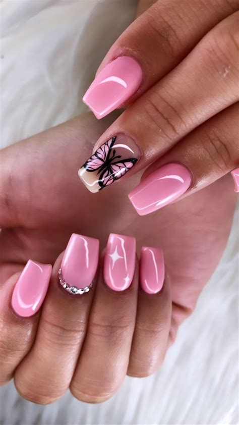 nails butterfly pink