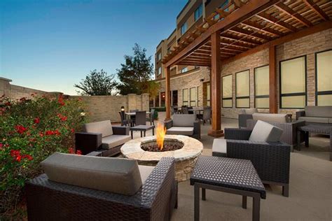 Courtyard by Marriott Wichita Falls Parking: Pictures & Reviews ...