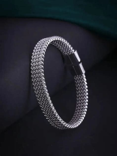 Buy Men’s Bracelets Online – Gold, Silver & Black Styles | Peora