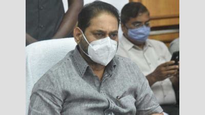 Beds, Remdesivir shortage & vaccine drive take centrestage in Raut ...