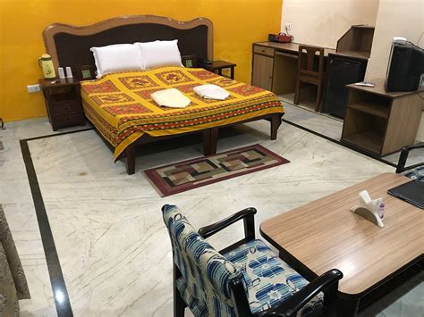 THE NEW SWRAJ (Bharatpur, Rajasthan) - Specialty Hotel Reviews & Photos ...
