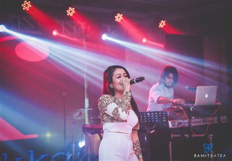 Indian Bride Entry Wedding Songs 的图像结果