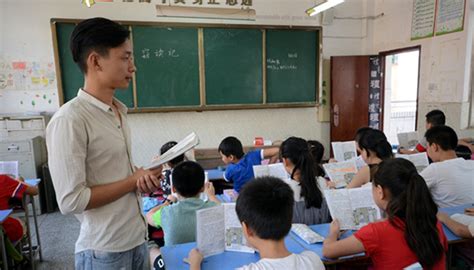 中小学男教师为什么越来越少？待遇不高社会认同感还低|界面新闻 · 中国