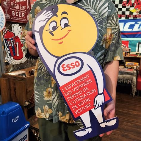 マンケーブストア「MAN CAVE STORE」[ガレージ・アメリカン雑貨＆ホットドッグ＆美容室]