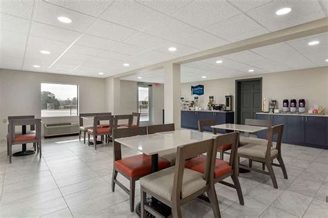 CLARION POINTE KIMBALL - Hotel Reviews, Photos, Rate Comparison ...