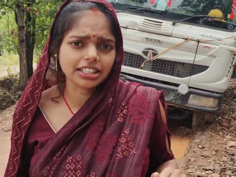 8 pregnant women protest over bad roads in Sidhi; Social media ...