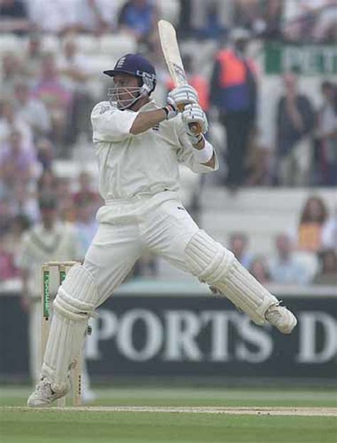 Michael Atherton leaves the field | ESPNcricinfo.com