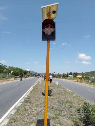 Solar LED Traffic Blinker - 5 Watt Red Solar Traffic Blinker Trader ...