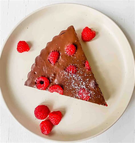 Raspberry Chocolate Brownie Tart - KOKADA
