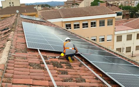 L’Escola Martí Poch i la Llar d’Infants s’alimentaran amb energia solar ...
