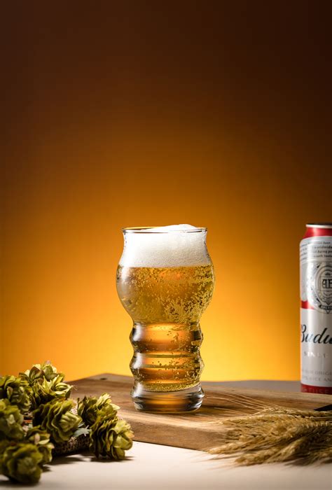 [十个杯子喝十种啤酒]每种啤酒都有自己适用的杯子__财经头条