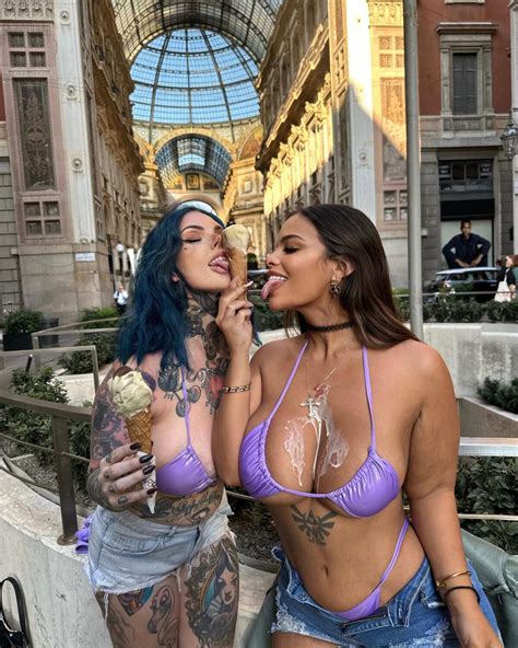 Modelo Curvy en OnlyFans - 203 - ColorMusic