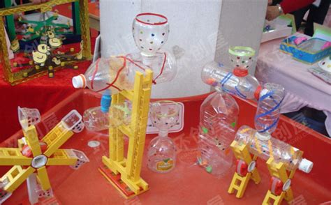 幼儿园益智区自制教玩具有趣的水车图片4张_环创屋