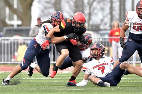 Top-ranked Ferris State football team holds off SVSU for ninth ...