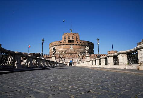 Coronavirus Lockdown: These Before And After Pictures Of Italy Reveal A ...