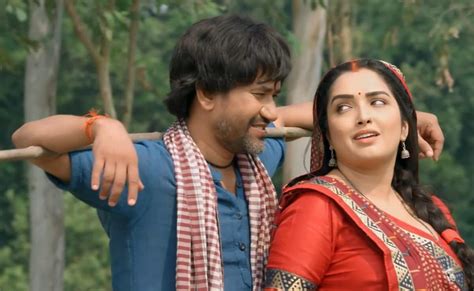 Maroon Color Sadiya Song: मरून कलर सड़िया यूट्यूब पर 21 करोड़ के पार ...