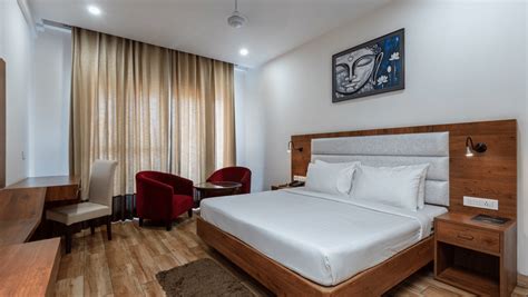 Club Balcony Room | Room Near Ram Jhula, Rishikesh