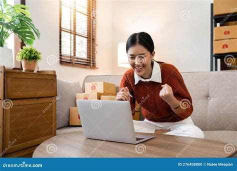 Extremely Happy Business Owner 的图像结果