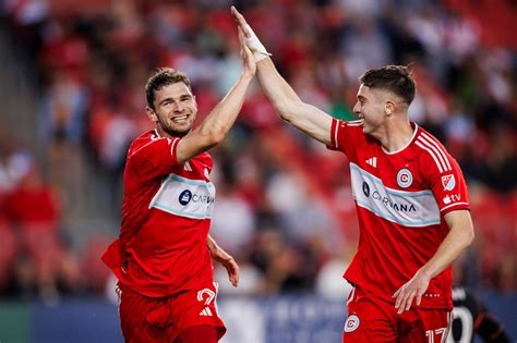 Chicago Fire score 3 2nd-half goals for 4-1 win over Toronto FC