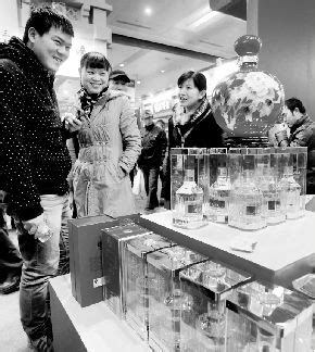 高端白酒亏着卖清库存 中低端销量反增近两成 - 长江商报官方网站