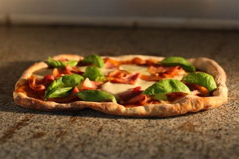【天然酵种 意式披萨Pizza Margherita的做法步骤图】蜂农__下厨房
