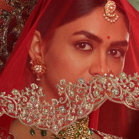 100+ bridal photoshoot poses For Weddings To Ace Your Album