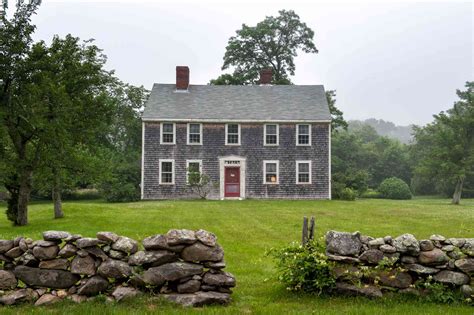 What Are American Colonial-Style Homes?