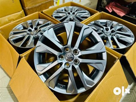 18/inch Toyota Innova Hycross Zx OEM Alloys set of 4 - Spare Parts ...