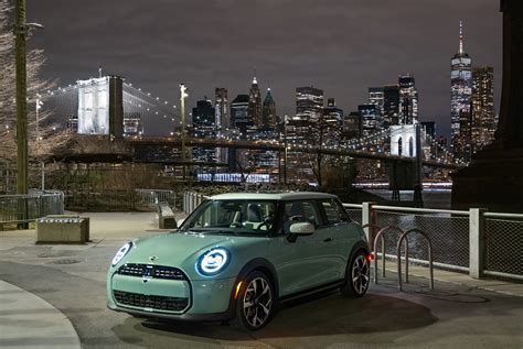 2025 MINI Cooper S Makes North American Debut in New York City - autoevolution