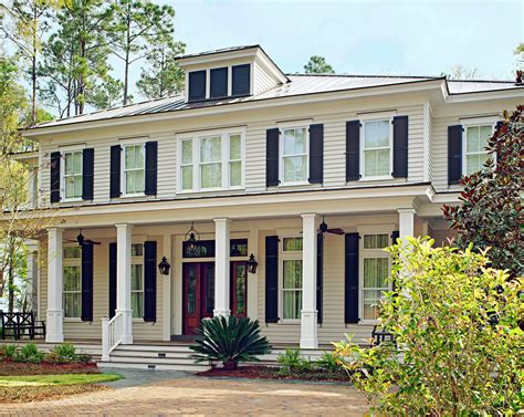 18 Timeless Colonial House Styles